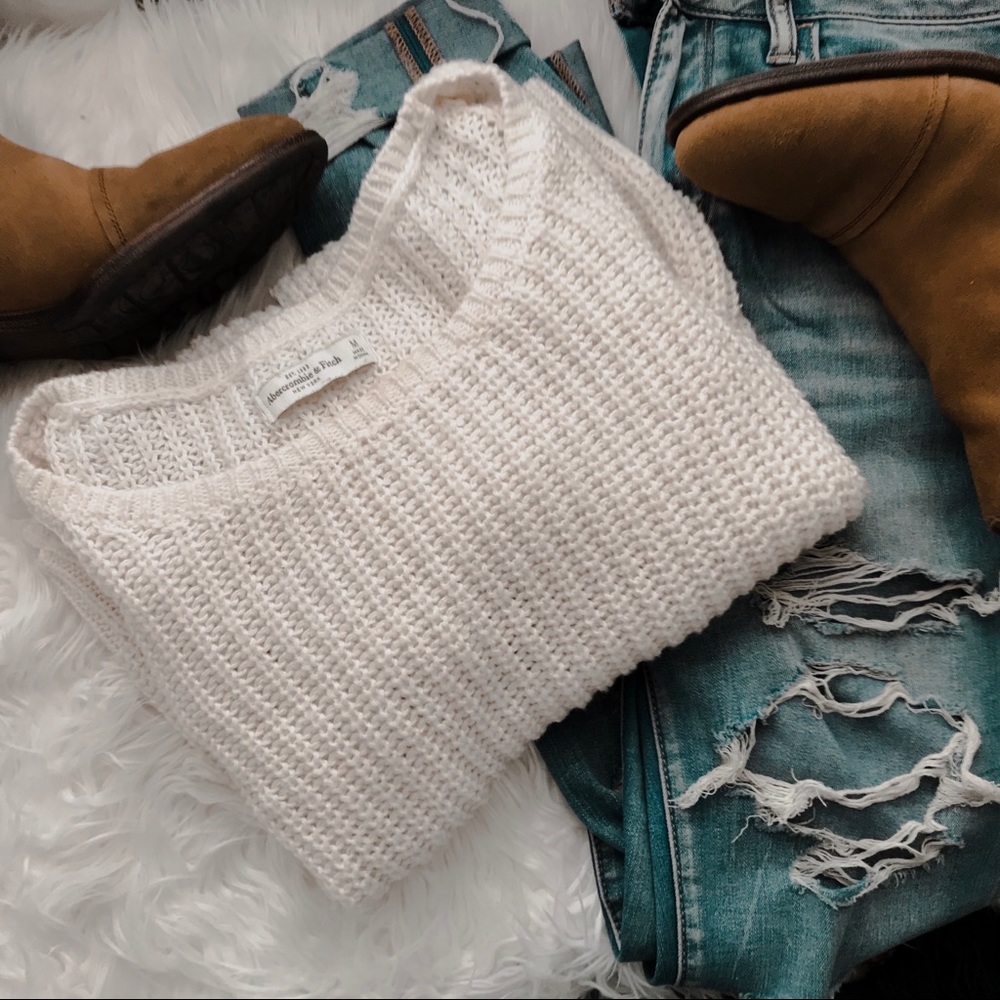 Abercrombie & Fitch White Sweater